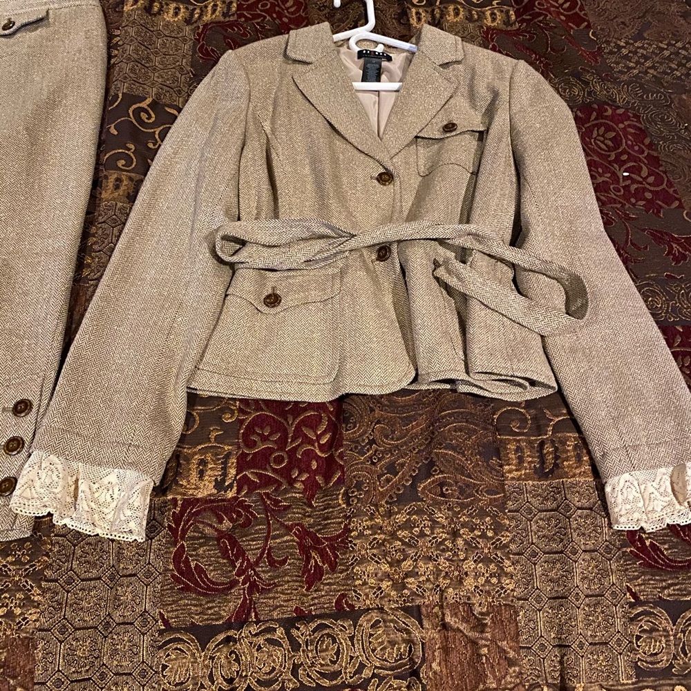 Jacket to tweed capris